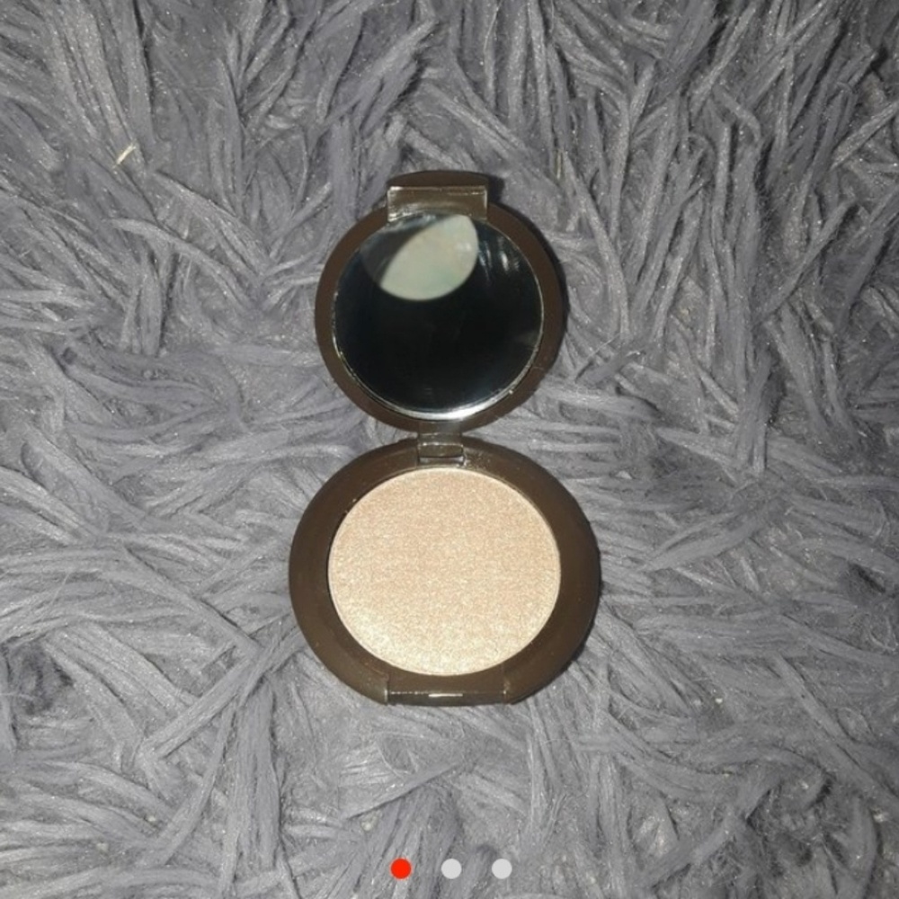 Never used Becca cosmetics highlighter sample